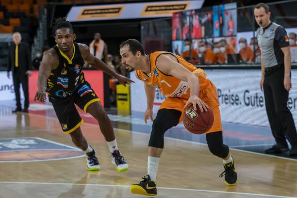 中一路顺遂 中一路顺遂